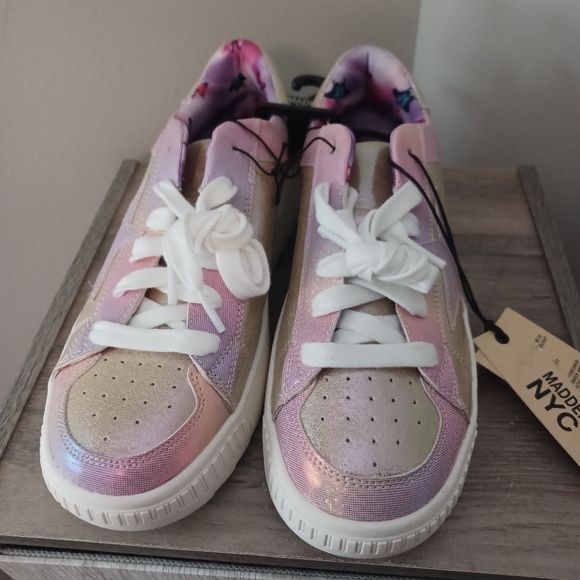 NEW Madden NYC Pink/purple Court Shoes Sneakers Sz Youth 6 - Picture 2 of 3